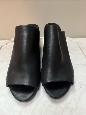Steve Madden Black Leather Open-Toe Mule